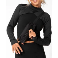 LaMuntDamen Ivana Hug Sleeve